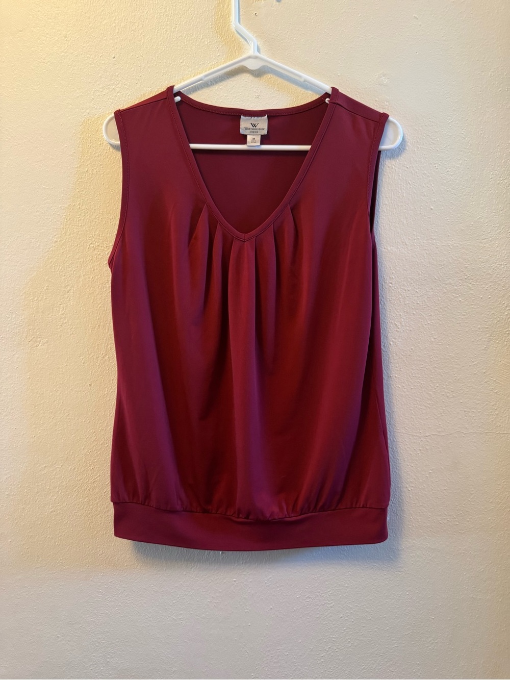 Worthington Burgundy Pleated V-Neck Sleeveless Blouse Shell - Size M
